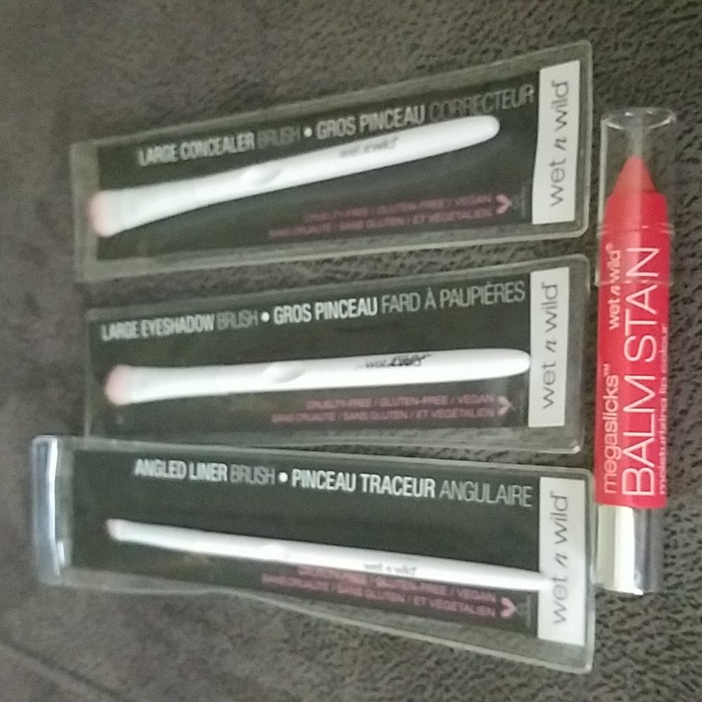 Wet n Wild Brushes & Lio Balm